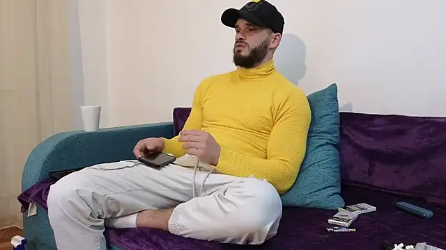 Snapshot of MauroTwin chatting on 12-16-24, 07:32 MauroTwin online show from 12-16-24, 07:32