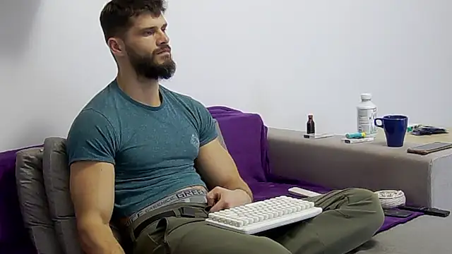 Snapshot of MauroTwin chatting on 01-11-25, 02:58 MauroTwin online show from 01-11-25, 02:58