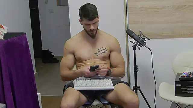 Snapshot of MauroTwin chatting on 02-07-25, 05:51 MauroTwin online show from 02-07-25, 05:51