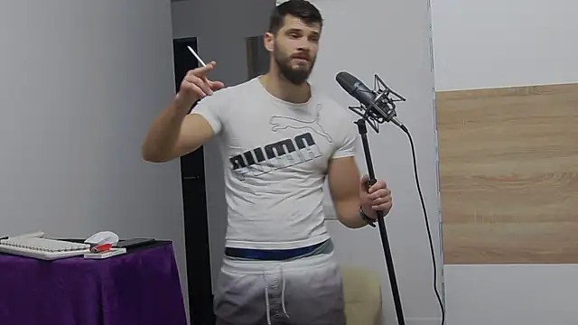 Snapshot of MauroTwin chatting on 02-08-25, 04:57 MauroTwin online show from 02-08-25, 04:57