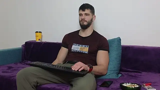 Snapshot of MauroTwin chatting on 02-18-25, 07:19 MauroTwin online show from 02-18-25, 07:19