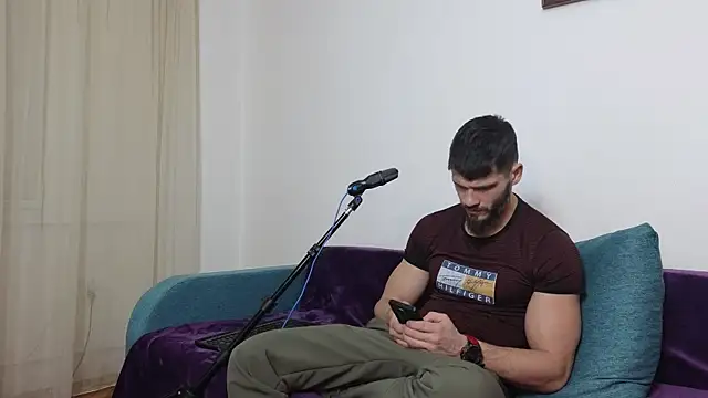 Snapshot of MauroTwin chatting on 02-19-25, 07:48 MauroTwin online show from 02-19-25, 07:48