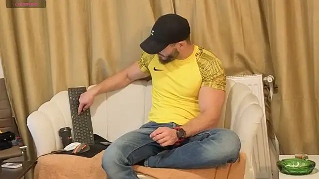 Snapshot of MauroTwin chatting on 10-29-25, 05:14 MauroTwin online show from 10-29-25, 05:14