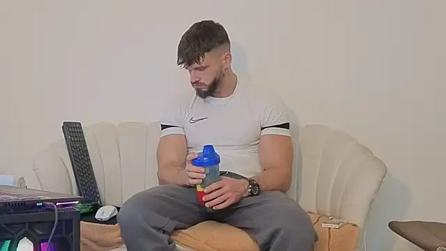 Snapshot of MauroTwin chatting on 11-09-25, 06:06 MauroTwin online show from 11-09-25, 06:06