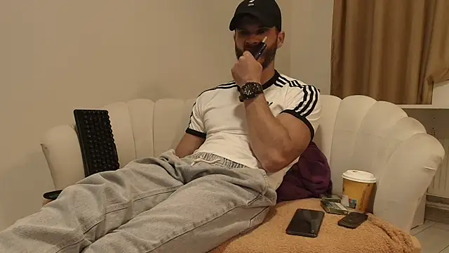 Snapshot of MauroTwin chatting on 05-16-26, 06:50 MauroTwin online show from 05-16-26, 06:50