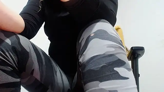 dalilasquirt1 online show from 10-25-25, 11:40