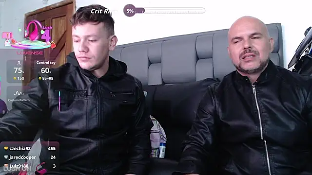 Snapshot of simon_and_david chatting on 09-25-25, 08:18 simon and david online show from 09-25-25, 08:18