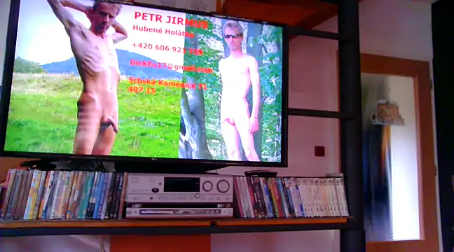 Snapshot of xxBareBabyxx chatting on 12-17-24, 10:44 xxBareBabyxx online show from 12-17-24, 10:44