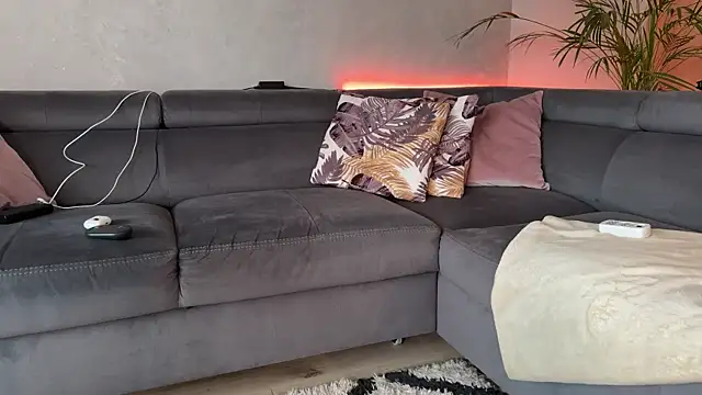 Anna Passion online show from 10-27-25, 08:18