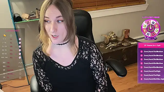 luluvaladon online show from 01-25-25, 05:18