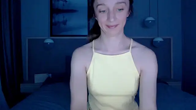 ShySchoolGirl online show from 09-14-25, 09:58