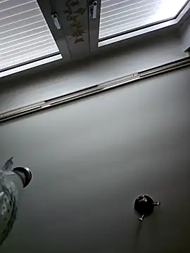 Snapshot of NiceHunter89 chatting on 01-12-25, 01:27 NiceHunter89 online show from 01-12-25, 01:27