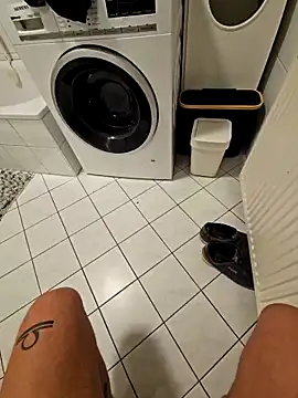 Snapshot of NiceHunter89 chatting on 10-19-25, 07:36 NiceHunter89 online show from 10-19-25, 07:36