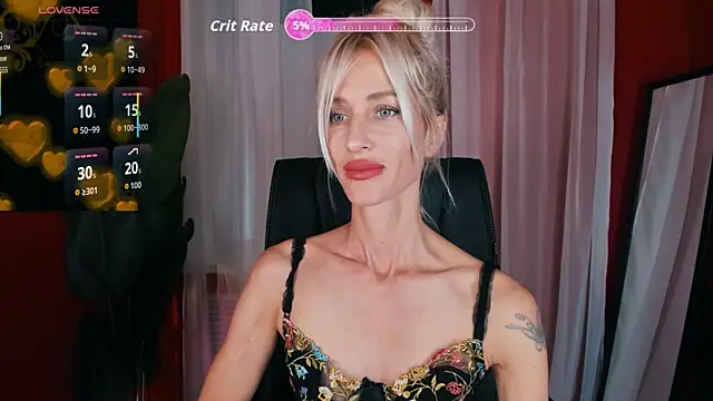 Snapshot of CindySw chatting on 09-15-25, 11:10 CindySw online show from 09-15-25, 11:10