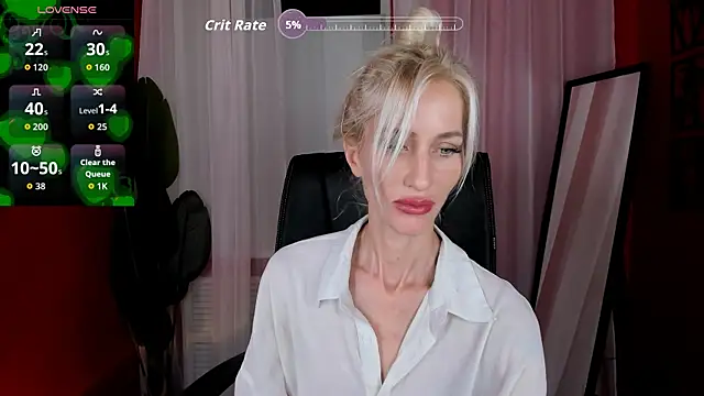 Snapshot of CindySw chatting on 10-06-25, 10:12 CindySw online show from 10-06-25, 10:12