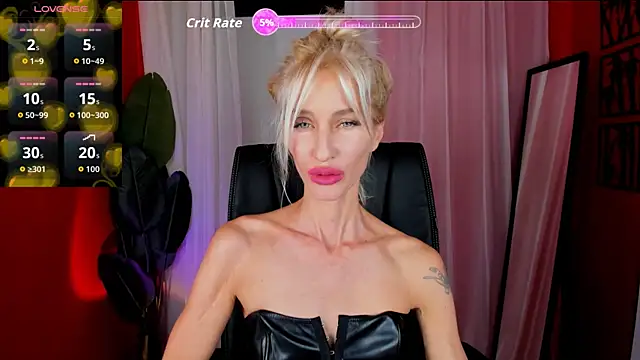 Snapshot of CindySw chatting on 10-18-25, 10:16 CindySw online show from 10-18-25, 10:16