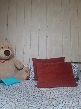 Snapshot of Amberhotqueen chatting on 01-12-25, 04:08 Amberhotqueen online show from 01-12-25, 04:08