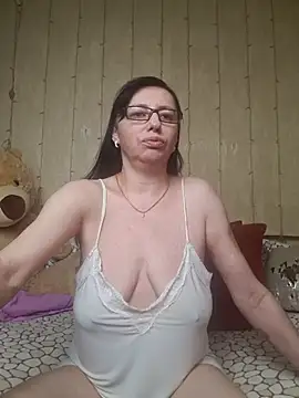 Snapshot of Amberhotqueen chatting on 02-28-25, 08:42 Amberhotqueen online show from 02-28-25, 08:42