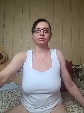 Snapshot of Amberhotqueen chatting on 03-11-25, 10:18 Amberhotqueen online show from 03-11-25, 10:18