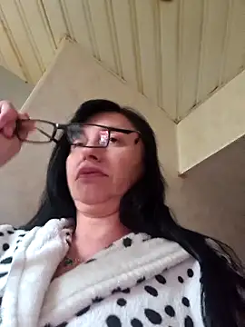 Snapshot of Amberhotqueen chatting on 10-14-25, 08:04 Amberhotqueen online show from 10-14-25, 08:04