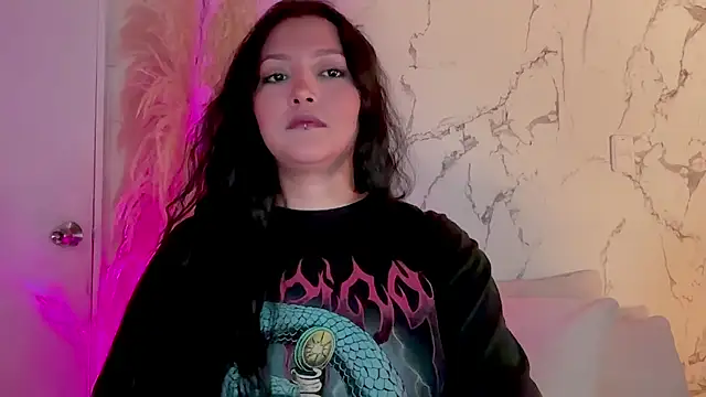 Snapshot of MarcellaGriffin chatting on 06-23-26, 01:53 MarcellaGriffin online show from 06-23-26, 01:53