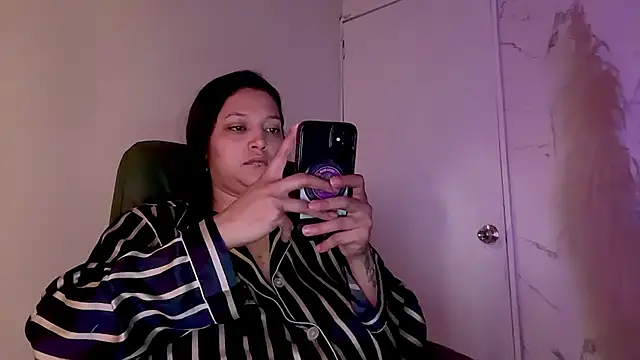 Snapshot of MarcellaGriffin chatting on 06-29-26, 01:33 MarcellaGriffin online show from 06-29-26, 01:33