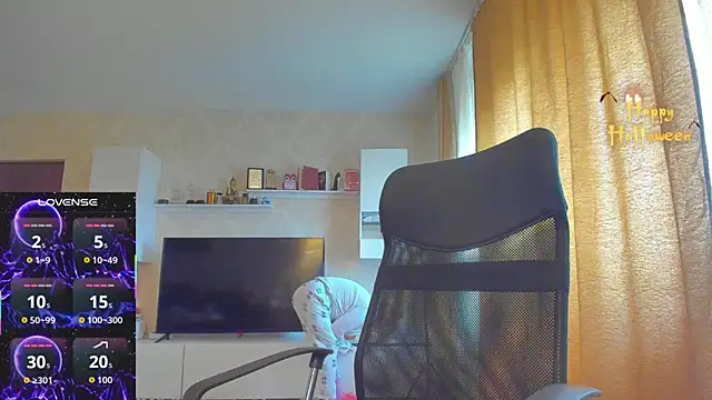 Snapshot of hot_evil_queen chatting on 10-26-25, 08:20 hot evil queen online show from 10-26-25, 08:20