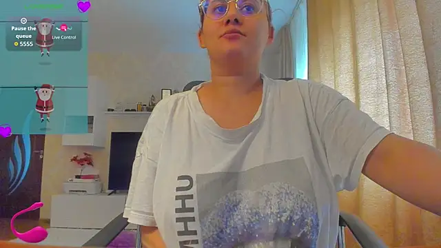 Snapshot of hot_evil_queen chatting on 11-27-25, 09:11 hot evil queen online show from 11-27-25, 09:11