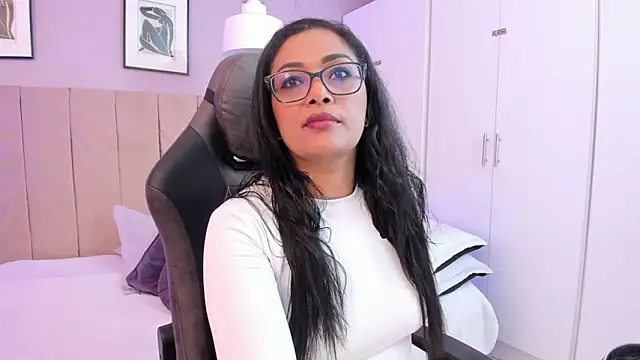 Inndrahot online show from 02-12-25, 03:18