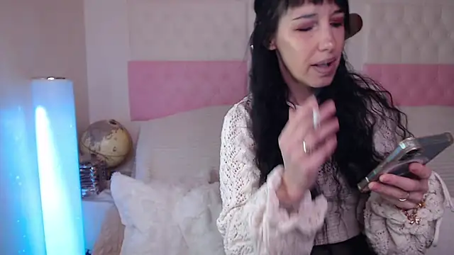 -carla- online show from 11-19-25, 05:40