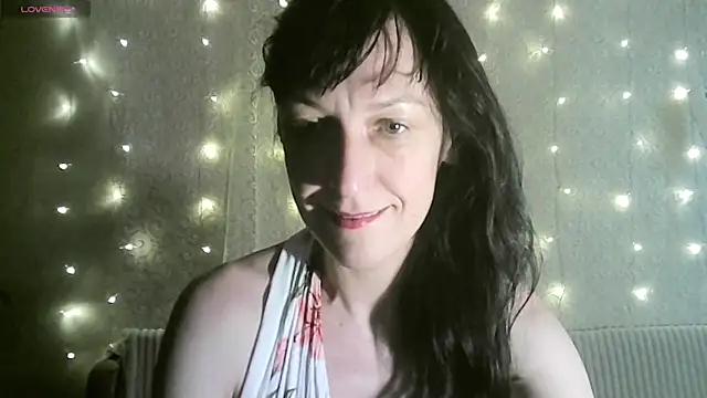 Snapshot of MarieODahliaS chatting on 10-31-25, 11:00 MarieODahliaS online show from 10-31-25, 11:00