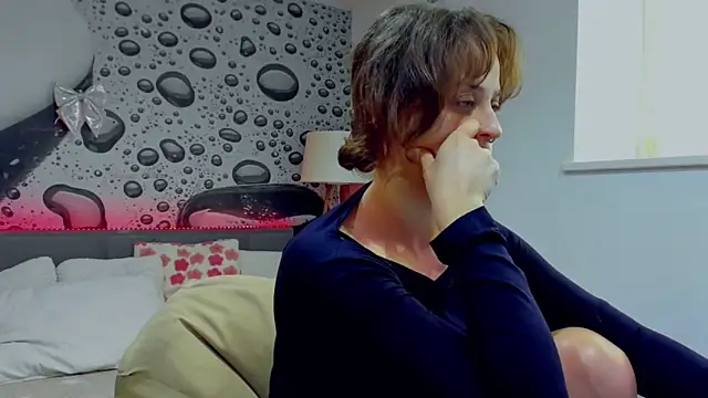Snapshot of AlmaFancy chatting on 04-24-26, 05:32 AlmaFancy online show from 04-24-26, 05:32
