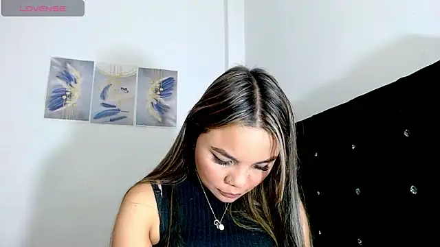 Snapshot of Kylie_loveee chatting on 02-24-26, 07:56 Kylie loveee online show from 02-24-26, 07:56