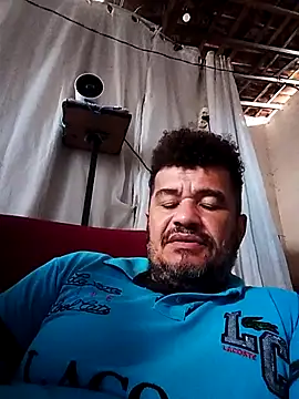 Snapshot of tarra122 chatting on 06-12-26, 05:23 tarra122 online show from 06-12-26, 05:23