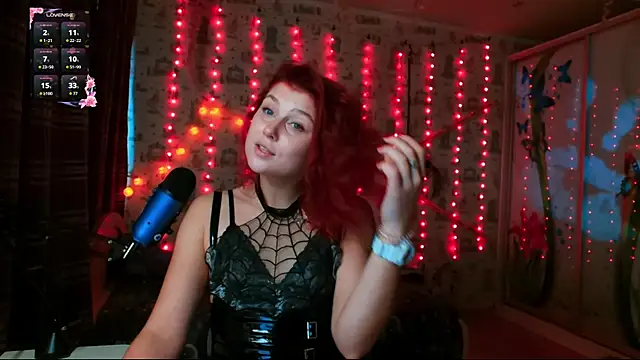 Snapshot of SmokyRose chatting on 10-31-25, 10:27 SmokyRose online show from 10-31-25, 10:27