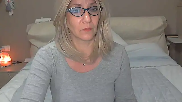 Snapshot of -K-- chatting on 01-23-25, 03:43 -K-- online show from 01-23-25, 03:43