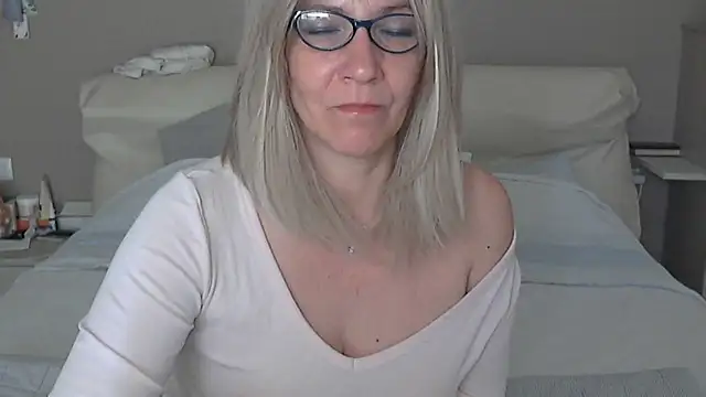 Snapshot of -K-- chatting on 03-09-25, 10:08 -K-- online show from 03-09-25, 10:08