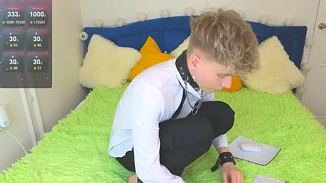 Snapshot of LandelRay chatting on 09-13-25, 05:02 LandelRay online show from 09-13-25, 05:02