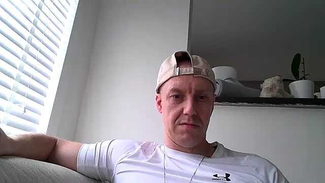 ploki2180 online show from 10-28-25, 02:09