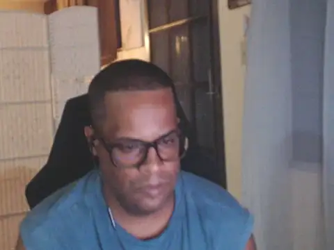 Snapshot of thesugar32 chatting on 07-19-26, 02:37 thesugar32 online show from 07-19-26, 02:37