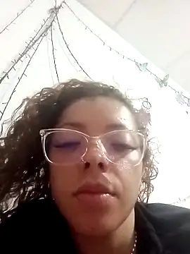 Snapshot of MarilynJones chatting on 03-23-26, 03:43 MarilynJones online show from 03-23-26, 03:43