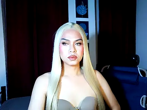 Snapshot of MistressLuna1 chatting on 02-27-26, 12:43 MistressLuna1 online show from 02-27-26, 12:43
