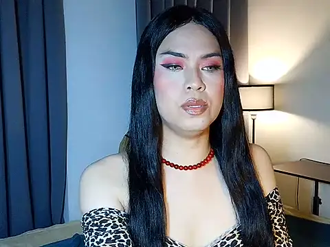 Snapshot of MistressLuna1 chatting on 08-06-26, 03:47 MistressLuna1 online show from 08-06-26, 03:47