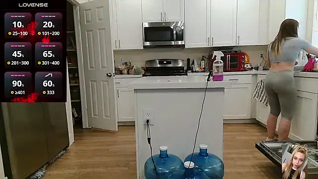 Blondiewithanass online show from 04-18-26, 07:07