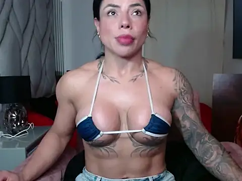 beautifulunna  online show from 01-18-26, 02:37