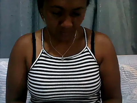 Snapshot of sexyladii chatting on 01-09-26, 04:54 sexyladii online show from 01-09-26, 04:54