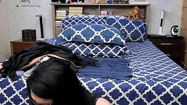 Snapshot of Rayna chatting on 02-21-25, 01:22 Rayna online show from 02-21-25, 01:22