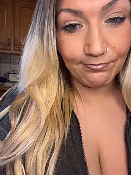 LittleMissEeve online show from 03-04-25, 10:05