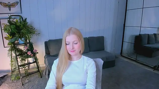 Laly Peach online show from 02-24-25, 04:15