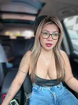 Snapshot of DIANITA_1988 chatting on 02-18-26, 03:08 DIANITA 1988 online show from 02-18-26, 03:08